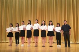 2018年 “精艺达翻译实践奖学金” 在厦门大学外文学院颁发